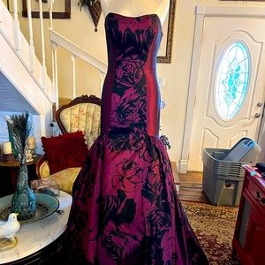 A beautiful formal maxi mermaid dress with full LAYERED MESH TULLE skirt part